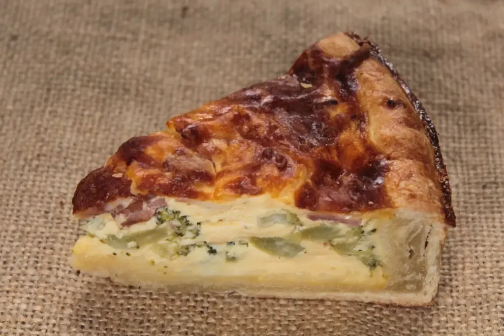 Quiche tocino brócoli